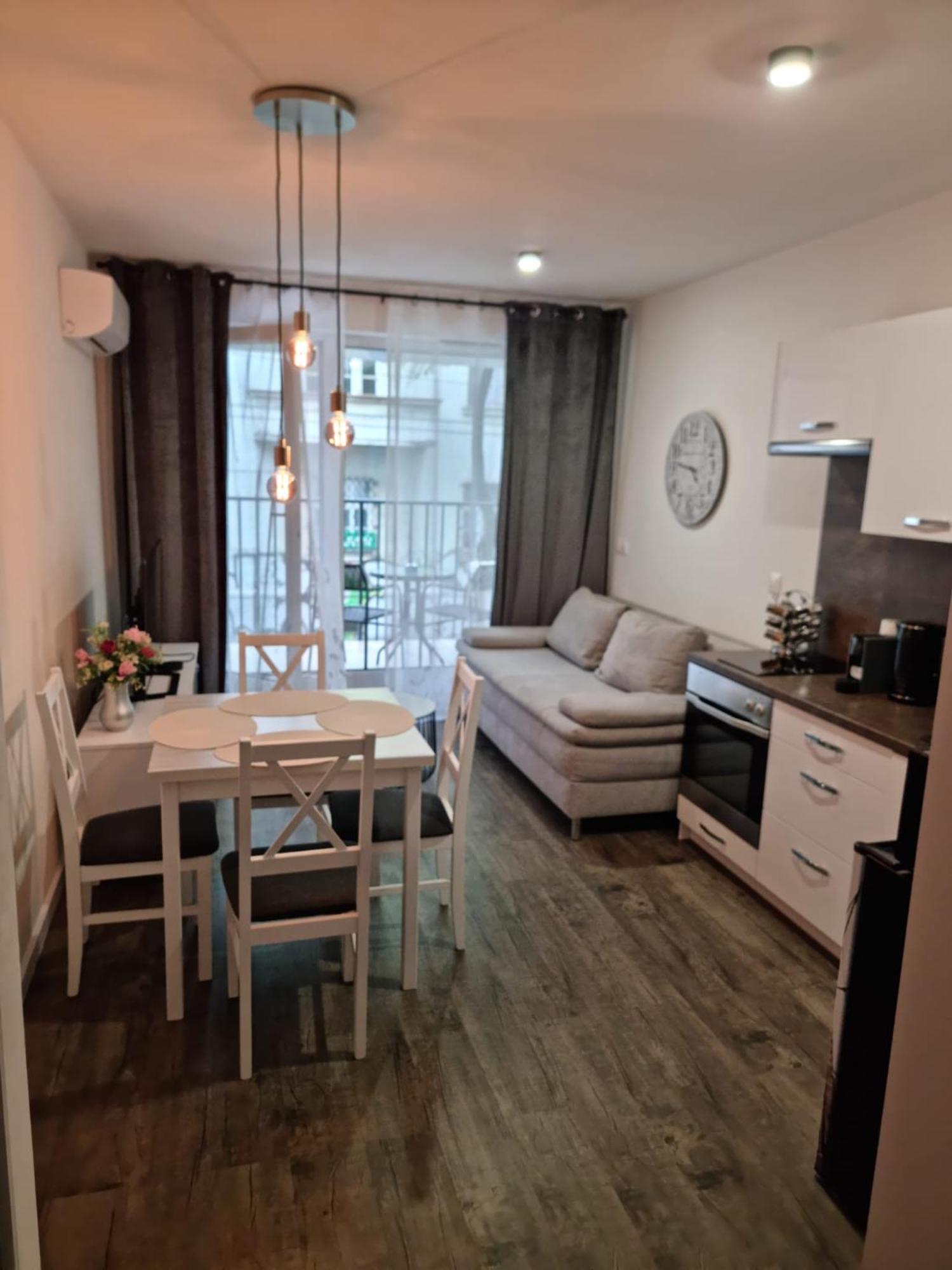 Apartman - Centrum Братислава Экстерьер фото